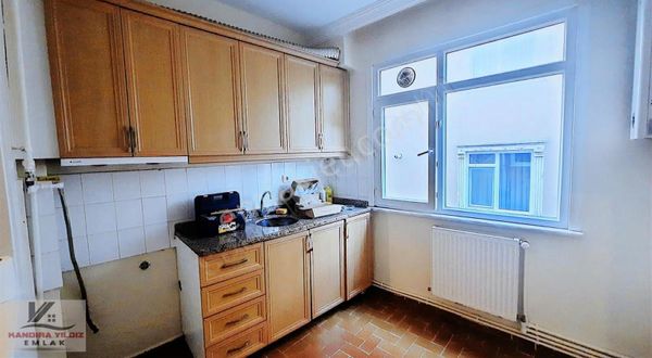 Bulgurlu'da Ayrı Mutfaklı-balkonlu-arakat 1,5+1.. 60m2..2.kat