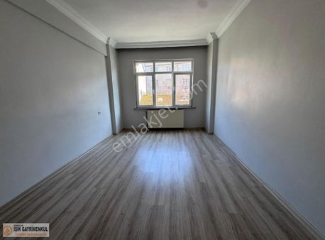 Işık'tan Çift Cepheli 3+1 Kiralık Daire Dörtyolda!!