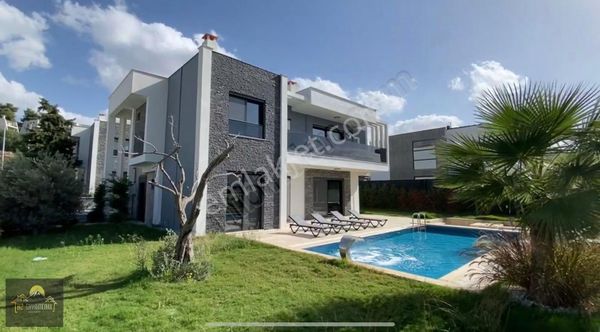 Eşyalı 4+1 Özel Havuzlu Geniş Bahçe Alanlı Dublex Villa