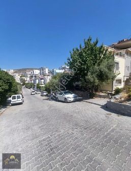 Kuşadası Merkezde Satılık Ve Yatırımlık 4+2 Villa