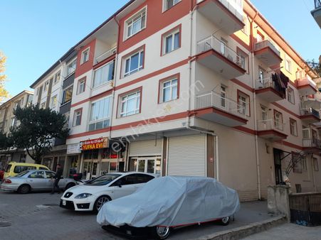 Çayır'dan ,abidinpaşa Cad, Bağlarbaşı Cad.sinde ,geniş ,kullanışlı ,otm.kepenkli Dükkan