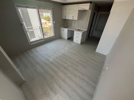 Varsak Demirel Mah'de Yatırıma Uygun 3.ara Kat Asansörlü Havuzlu 1+1 Daire