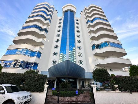 Mahmutlar'da Full Aktiviteli Site'de Yüksek Kat 2+1 120 M2 Daire