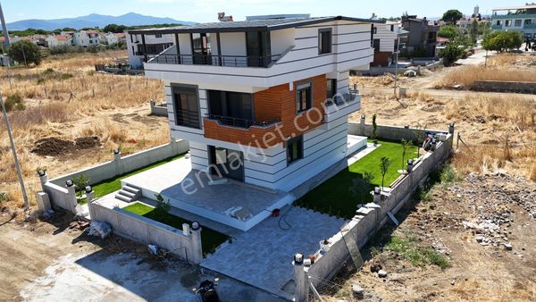 İzmir Dikili Salihleraltında Satılık Sıfır 6+1 Müstakil Villa Yazlık