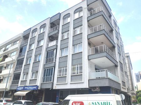 Süleymaniye Mahallesinde Ana Cadde Üzeri Deniz Manzaralı Köşebaşı Temiz Satılık Daire