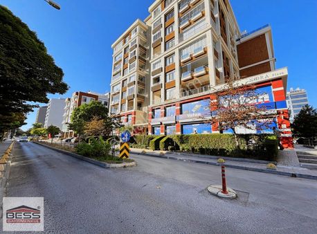 Bess'den Efe Plaza'da (vatan Bilgisayar Üstü) Kiralık İşyeri