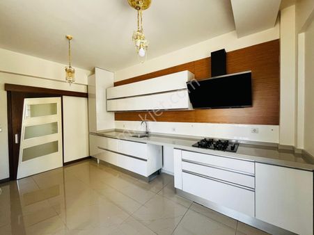 Yıldırım Beyazıtda Muhteşem Konumlu Lüks 4+1 Daire