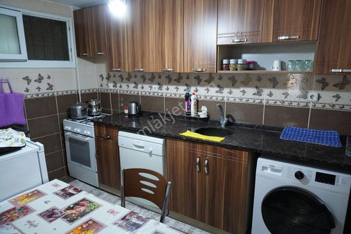 Çiğli K.çiğli De Hobi Bahçeli Satılık 2+1 Daire