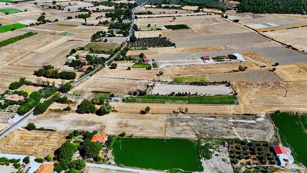 Cb Marina'dan Yeşilyurt'ta Yola Sıfır İmara Yakın "tarla"