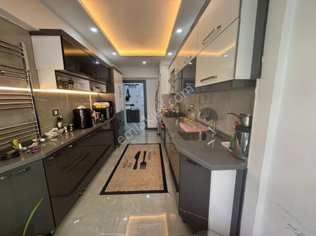 Görkem'den 3+1+2banyolu Ara Kat Kombili Bağımsız 120 M2 Ultra Lüx Ön Cephe