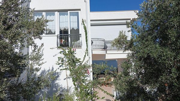 Bodrum Yahşi Satılık Müstakil Panoramik Deniz Manzaralı Ve Özel Plajlı 4+2 Açık Mutfak Dubleks Ev