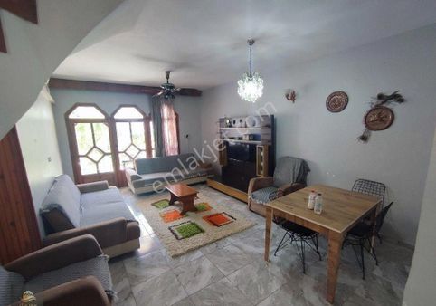 Bozyazı Merkezde Eşyalı Kiralık 4+1 Daire