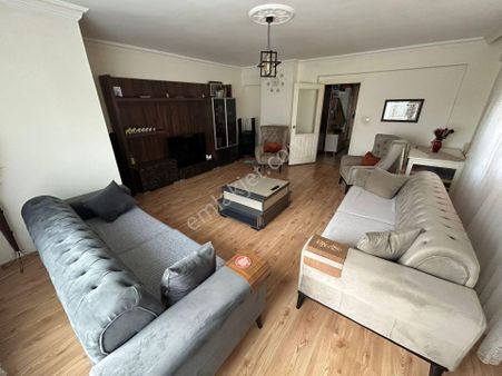 Uyanış'ta Merkezi Konum Katta Asansörlü Fırsat Dairesi