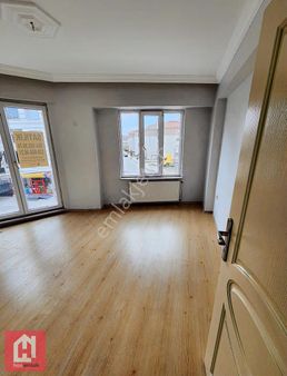 Satılık 3+1 Daire Cadde Üzerinde