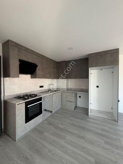 Aydoğmuş Mahallesinde Lüks Katta Asansörlü Yüksek Kredili Tramvay Yakını 1+1