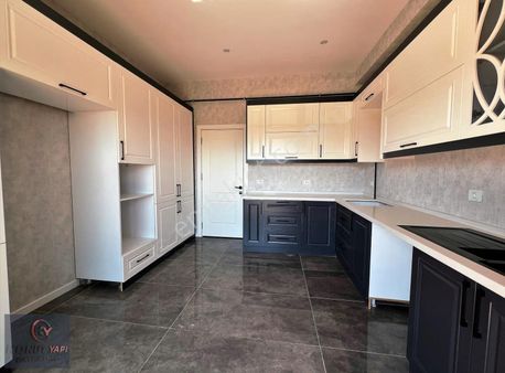 Selçukbey'de Satılık, Yeşil Alan Ve Otopark Cepheli Ferah Daire.