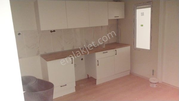 Akademi'den Birlik Caddesi Yakını Ayrı Mutfaklı Kiralık 1+1