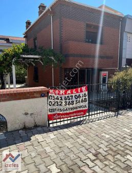 Yenifoçanın En Güzel Sokağında Kiralık Büyük Bahçeli Denize 2 Dk