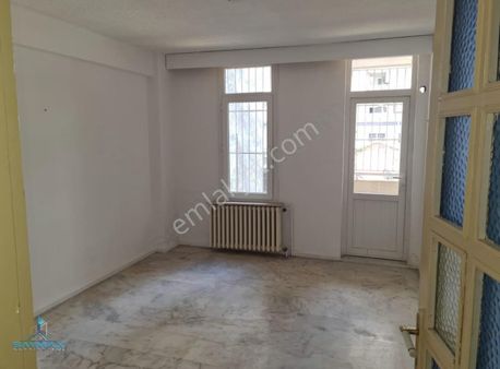 Reşatbey Ordu Caddesi Üzeri 4+1 Kiralık Daire(işyerinede Uygndr)