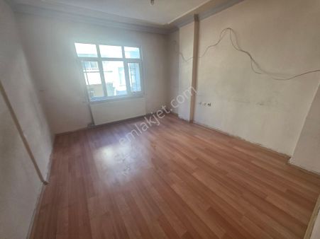 Mimar Emlak'tan Mehmet Akifte 2+1 1.kat