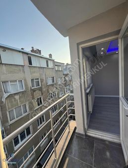 Çarşı Mahallesinde 2+1 Full Tadilatlı Aradığınız Satılık Daire