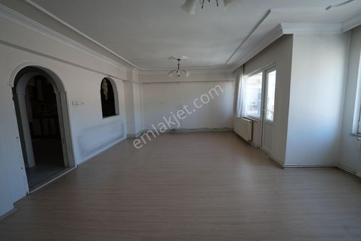 C21 Cius; İşkur Civarında 3+1 Doğalgazlı Satılık Daire