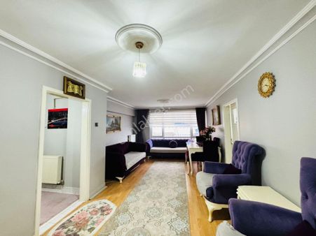 Bağlarbaşı Caddesi Üzerinde Kök Tapu 2+1 Altı Dolu Satılık Daire !!