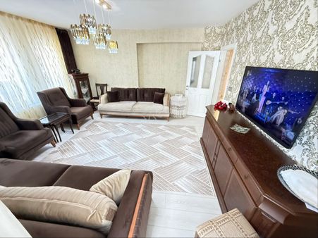 Senemden Full Yapılı Kanunide 3+1 Kiralık Daire Cadde Yakını