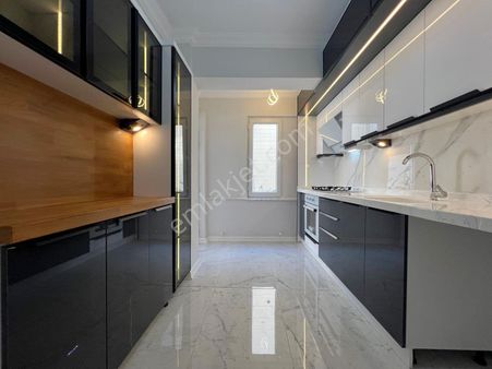 ▀jet Emlaktan Altınkum'un Kalbinde Şık Tasarımlı 2+1 Geniş Daire