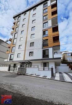 Sultanbeyli Turgut Reis Mahallesinde Geniş 4+2 Satılık Daire