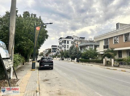 Yalova Çiftlikköy Sahil Mah Satılık 4+1 Villa
