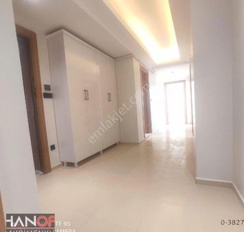 Beylikdüzü Kavaklı'da 3+1 135 Metrekare Merkezi Konumda Satılık Daire