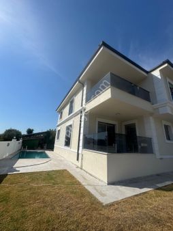 Niligo'dan Karaçalı Mah. Havuzlu Müstakil Satılık 4+1 Villa