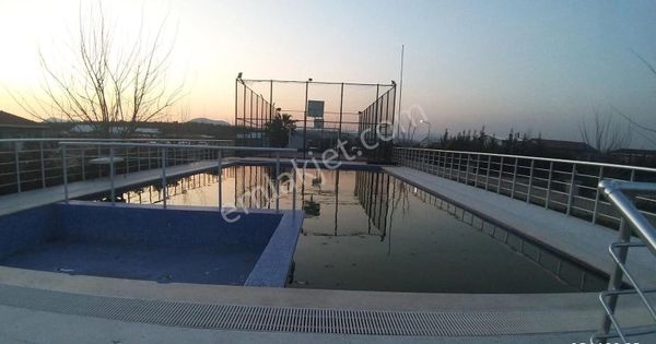 Menderes Toprak Yaşam Sitesinde 400 M2 İçerisinde 2+1 Satılık Yazlık Ev