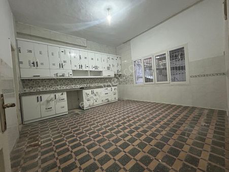 Cemalpaşa Ordu Caddesinde 3+1merkezde Geniş Kiralık Daire....