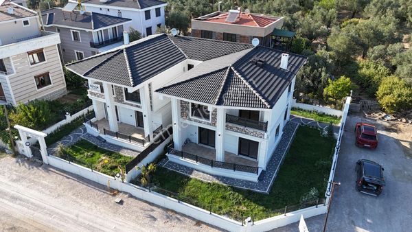 Parstan Zeytinlide Doğa İle İç İçe Eşsiz Tasarımlı 4+1 Lüx Villa