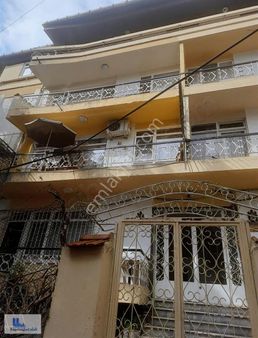 İstinye Sahile 2 Adım Mesafede Aydınlık Yarı Bodrum 1+1 Kombili