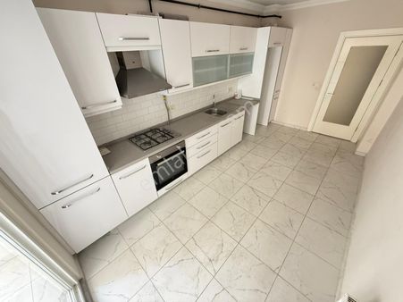 Parla'dan Gazicelal Da Site İçinde K.otoparklı Satılık 3+1daire