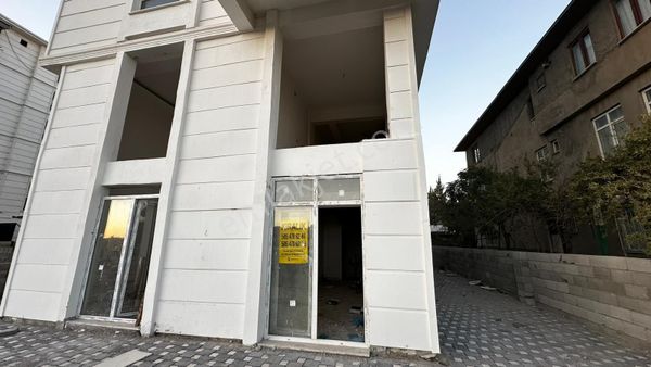 Yıldız Emlaktan Bahçeli Evlerde Asma Katlı Dükkan