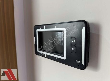 Sümbüller'den Sağlık Ocağı Yakını Köşe Modern Kiralık 1+1