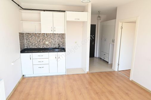 Üstünkent Emlak Üniversiteye Yakın 1+1 Eşyasız Kiralık Daire