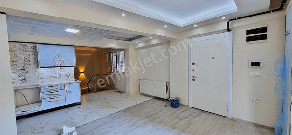 Menemen Esatpaşa Mh. Metro Yakını 122m2 3+1 Doğalgazlı Daire