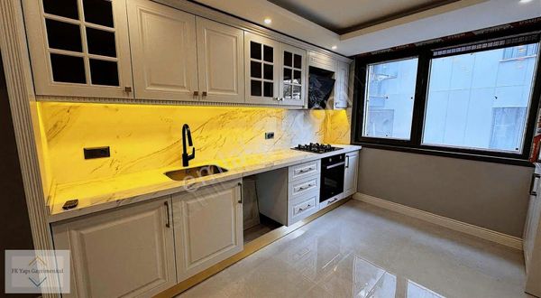 Beylerbeyinde Ultra Lüks Otopark Ve Havuzlu 2+1 Kiralık Daire