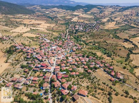 Kütahya Gediz Kızılüzüm'de 1.018 M² İmarlı Köyiçi Arsa