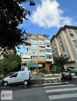 Kadıköy Merdivenköy 'ün En Değerli Konumunda Satılık 3+1 Daire