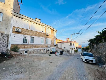 Altınoluk Kazdağları Eteklerinde 5 Yıllık Bina Da Yüksek Giriş 3+1 Açık Mutfaklı Daire