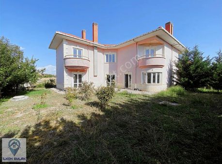 Bey Konakları Sitesinde Köşe Parsel 3+1 Villa