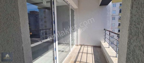 Talas Mevlana Nirvana Park Projesinde Çift Banyolu Köşe Daire