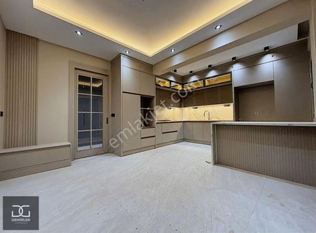 Demirlerden Yenişafakta Giyinme Odalı Ebeveyn Banyolu Lüks 3,5+1