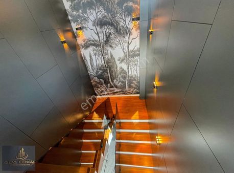 Camili De 815 M2 Arsa İçerisinde Havuzlu Müstakil Lüks Villa